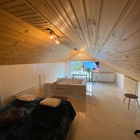 דירות אגרוס Aprosmeno Jacuzzi House 2 מראה חיצוני תמונה